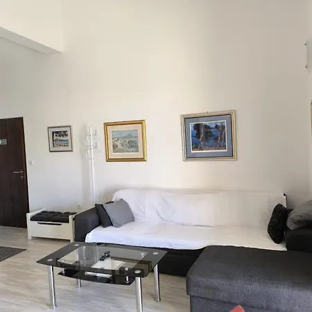 Hrvoje 3* Primošten